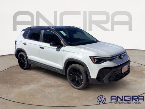 New 2026 Volkswagen Taos SE FWD image 1