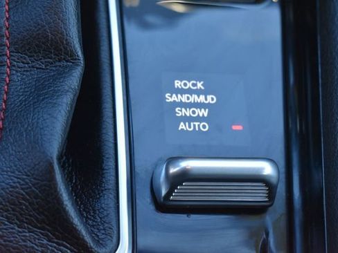 Used 2025 Jeep Compass Trailhawk AWD/4WD image 32