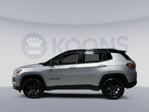 Used 2023 Jeep Compass Altitude w/ Convenience Group image 13