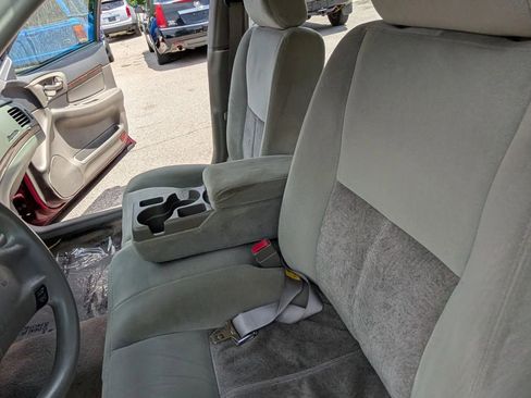 Used 2005 Chevrolet Impala Sedan w/ Preferred Equipment Group image 10