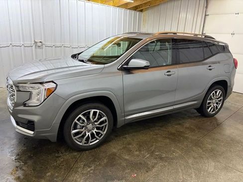 Used 2023 GMC Terrain Denali image 4