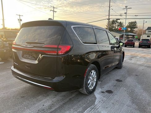 New 2026 Chrysler Pacifica Select image 7
