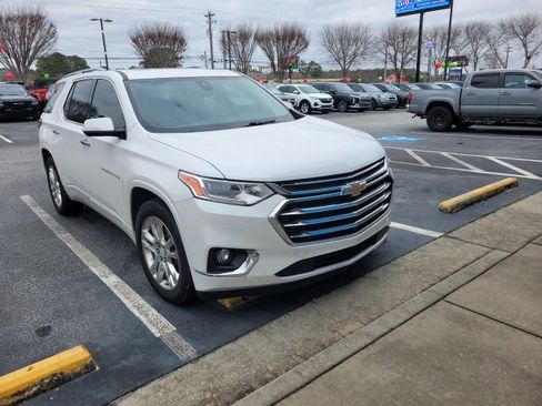 Used 2020 Chevrolet Traverse High Country image 2