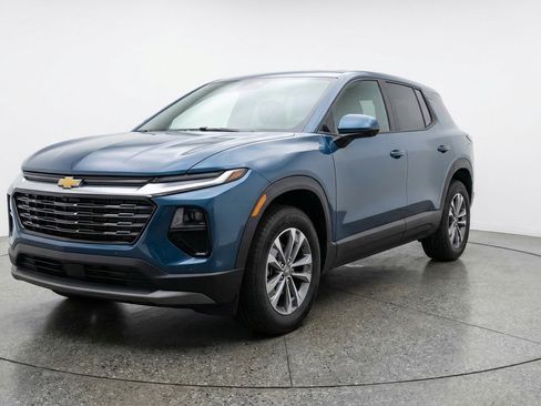 Used 2025 Chevrolet Equinox LT image 3