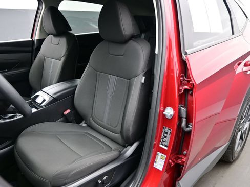 Certified 2025 Hyundai Tucson SEL FWD image 12