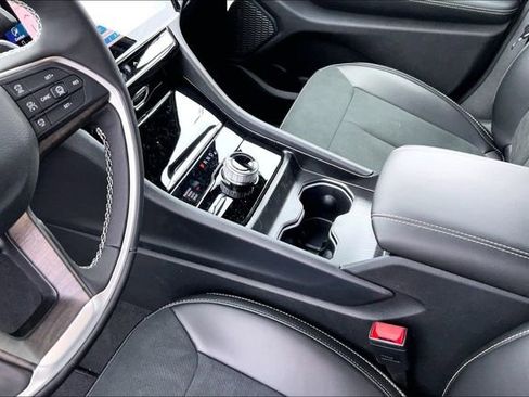 New 2026 Jeep Grand Cherokee L 4WD image 8