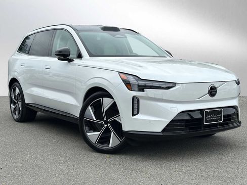 New 2025 Volvo EX90 Ultra image 1