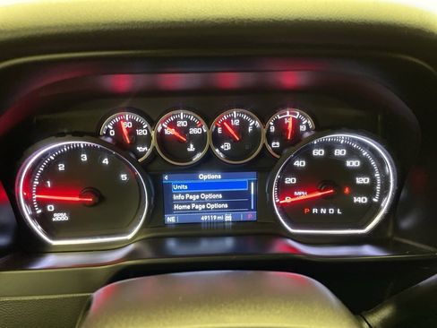 Used 2021 Chevrolet Silverado 2500 Custom w/ Custom Value Package image 13