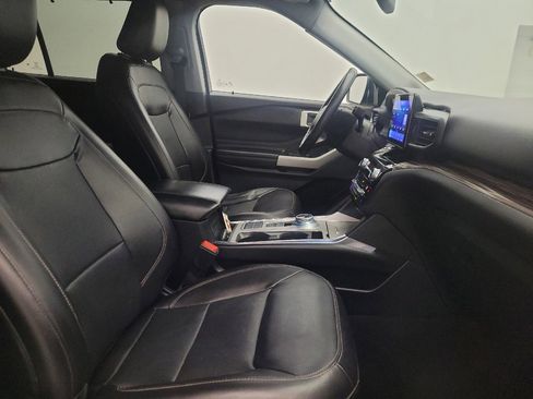 Used 2021 Ford Explorer Limited w/ Equipment Group 301A image 21