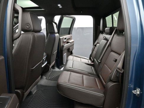 Used 2024 GMC Sierra 2500 Denali w/ Denali Reserve Package AWD/4WD image 32