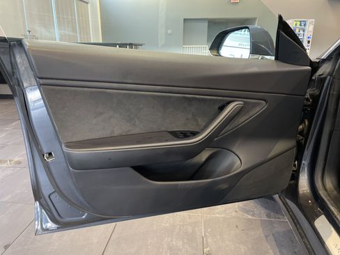 Used 2018 Tesla Model 3 Long Range image 14