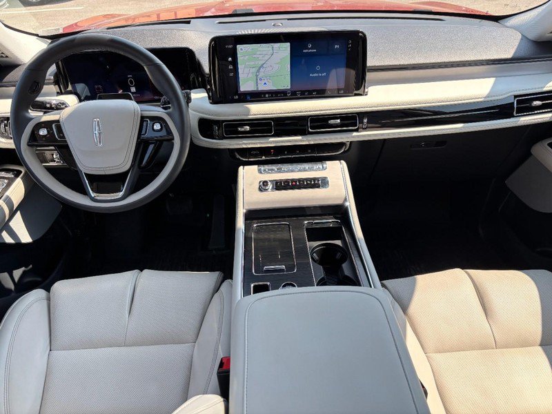 Certified 2025 Lincoln Aviator Reserve w/ Equipment Group 201A AWD/4WD image 14