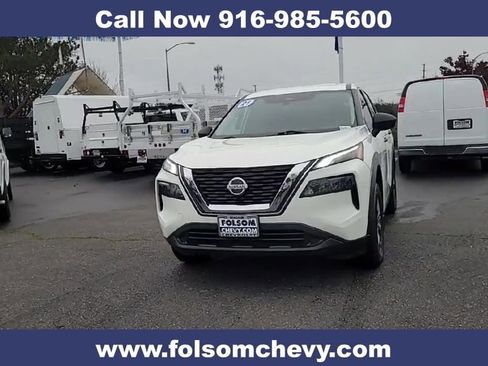 Used 2021 Nissan Rogue S image 3
