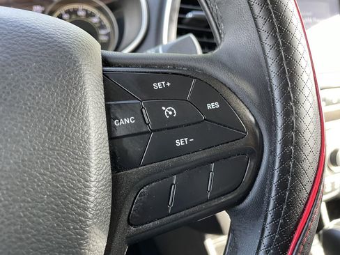 Used 2021 Jeep Cherokee Trailhawk AWD/4WD image 17