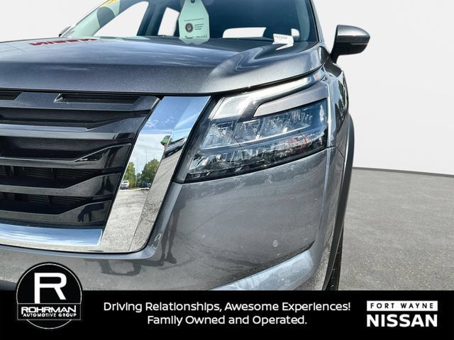 Certified 2025 Nissan Pathfinder SL AWD/4WD image 40