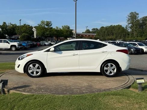 Used 2013 Hyundai Elantra GLS FWD image 4