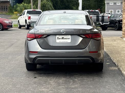 Used 2023 Nissan Sentra SV w/ SV Premium Package FWD image 4