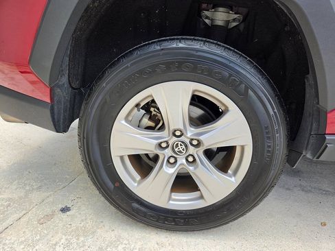 Used 2025 Toyota RAV4 XLE FWD image 20