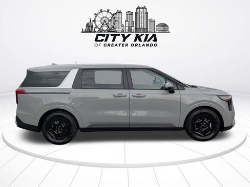 New 2027 Kia Carnival LX FWD image 8