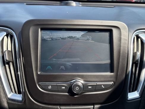 Used 2018 Chevrolet Malibu LT FWD image 26
