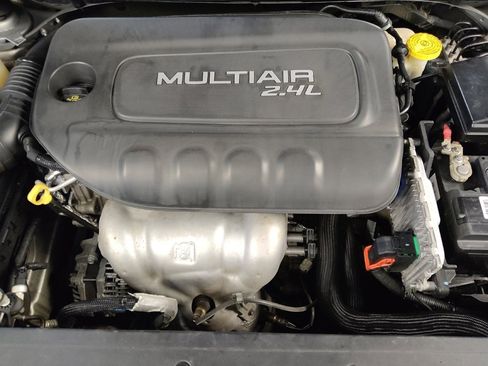Used 2015 Chrysler 200 Limited FWD image 30