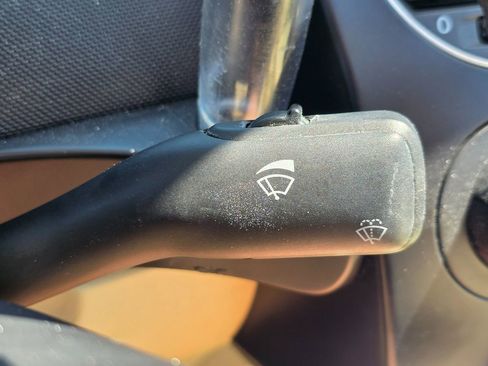 Used 2009 Volkswagen Beetle S image 36