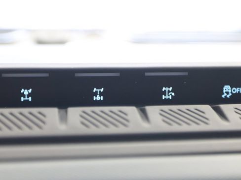 Used 2025 Ford Bronco Heritage Edition AWD/4WD image 30