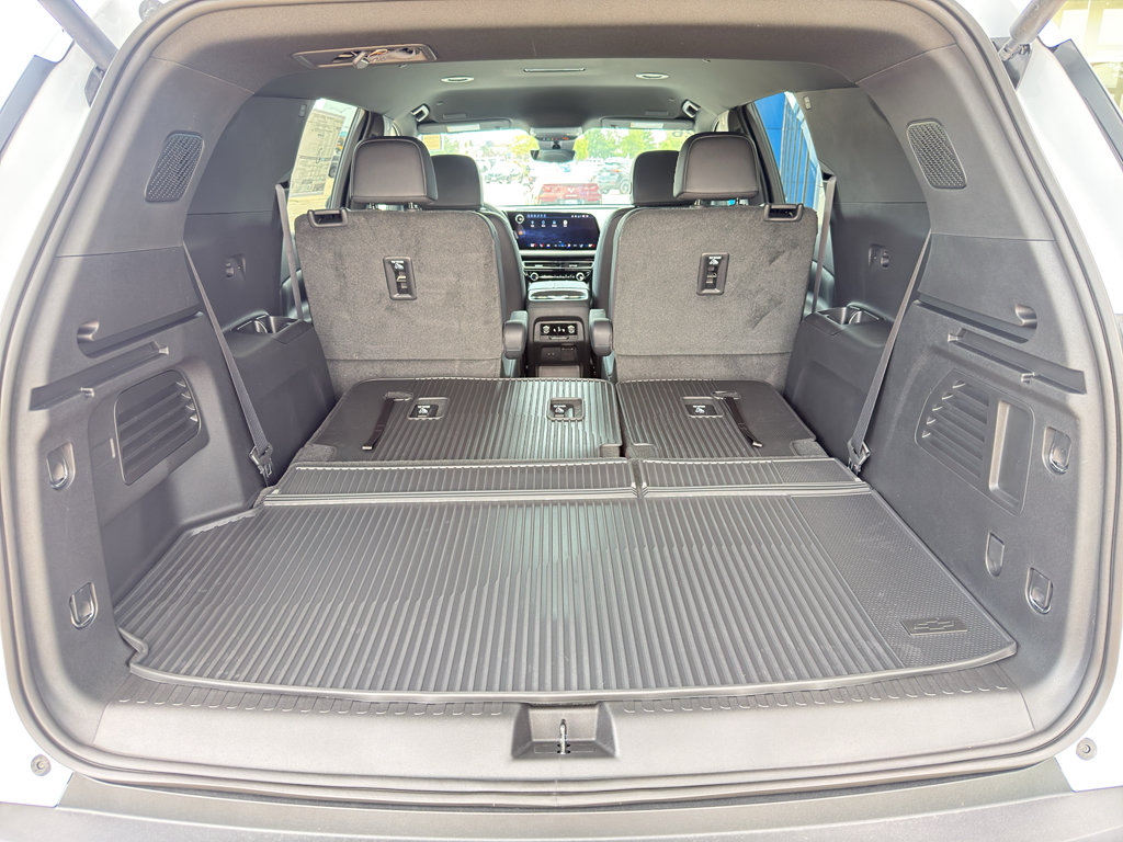 New 2026 Chevrolet Traverse LT w/ Driver Confidence Package FWD image 38