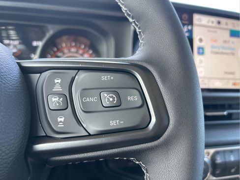 New 2026 Jeep Gladiator Willys AWD/4WD image 17