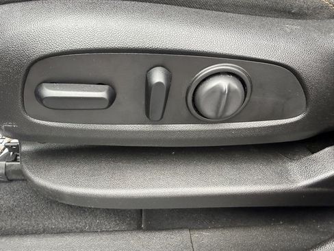 Used 2020 Chevrolet Equinox LT image 12