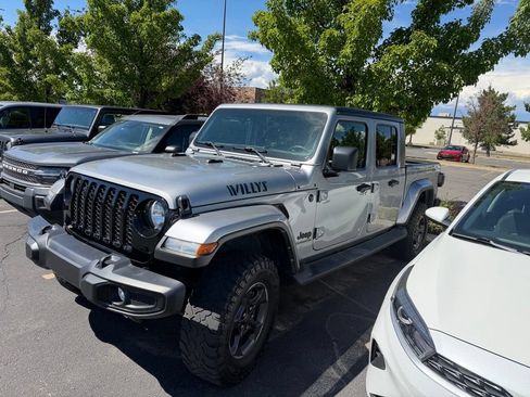 Used 2021 Jeep Gladiator Sport AWD/4WD image 2
