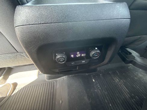 Used 2025 Chevrolet Traverse LT w/ Driver Confidence Package AWD/4WD image 21
