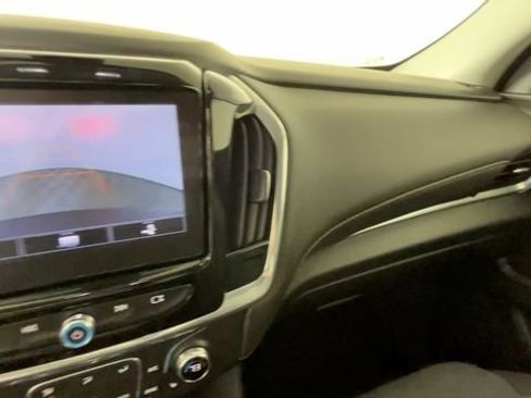 Used 2020 Chevrolet Traverse LT w/ Driver Confidence II Package AWD/4WD image 32