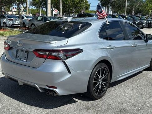 Used 2024 Toyota Camry SE image 9