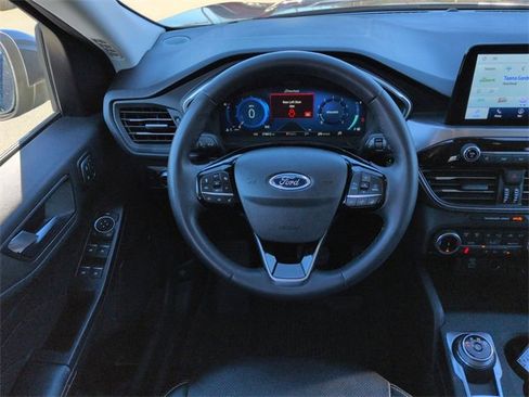 Used 2022 Ford Escape Titanium image 15