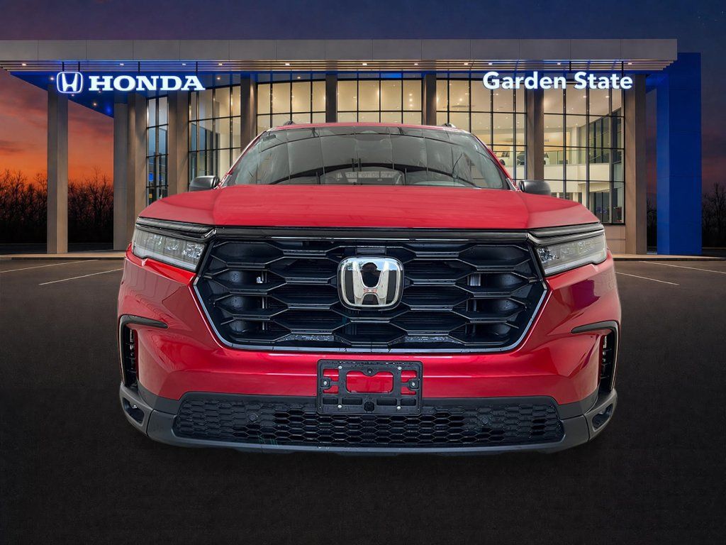Used 2025 Honda Pilot Sport image 10