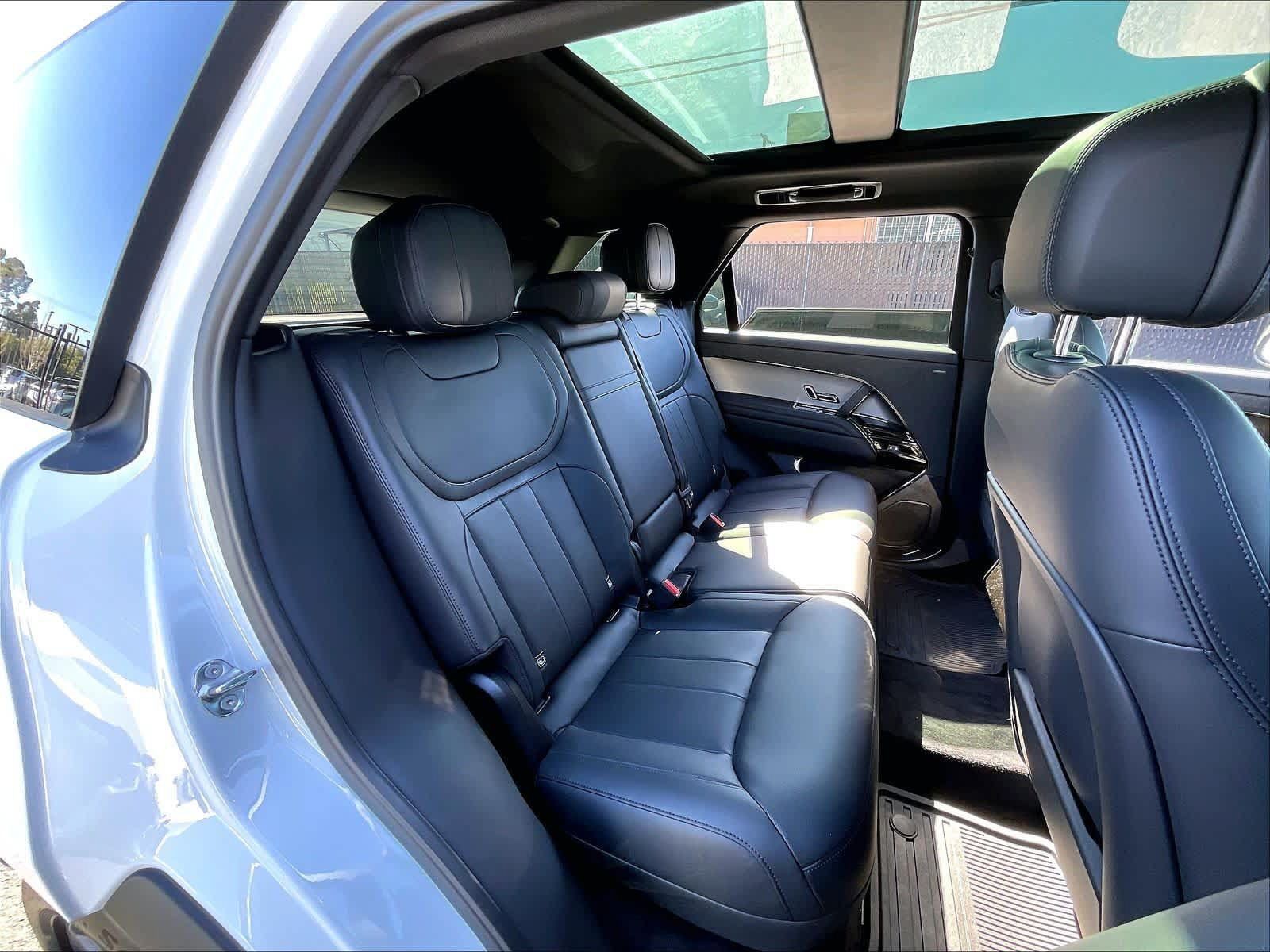 New 2025 Land Rover Range Rover Sport Dynamic SE AWD/4WD image 27