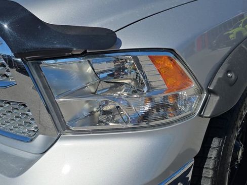 Used 2018 RAM 1500 Classic SLT image 10