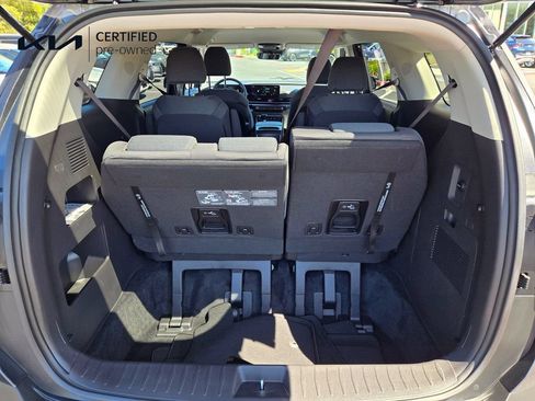 Certified 2026 Kia Carnival LX FWD image 28