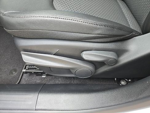 Used 2026 Jeep Compass Latitude image 36