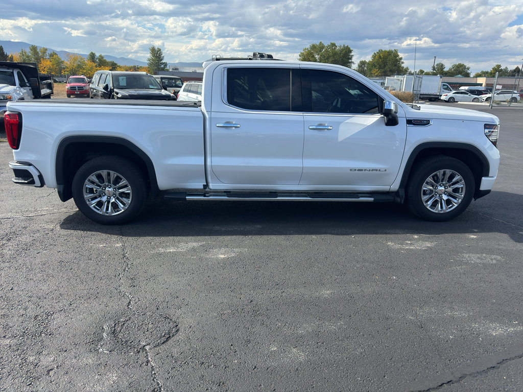 Used 2023 GMC Sierra 1500 Denali w/ Technology Package AWD/4WD image 4