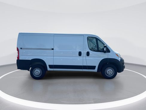 Used 2025 RAM ProMaster 2500 w/ Convenience Group FWD image 10