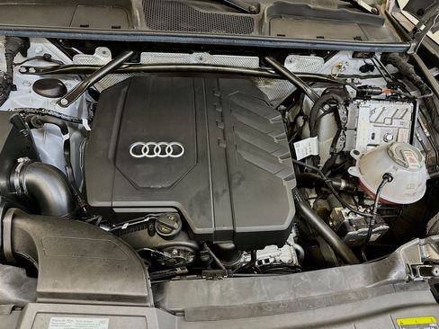 Used 2024 Audi Q5 2.0T Premium w/ Convenience Package image 36