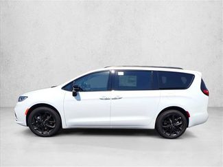 New 2026 Chrysler Pacifica Limited w/ Uconnect Theater Family Group AWD/4WD video 2