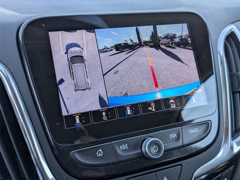 Used 2024 Chevrolet Equinox Premier image 18