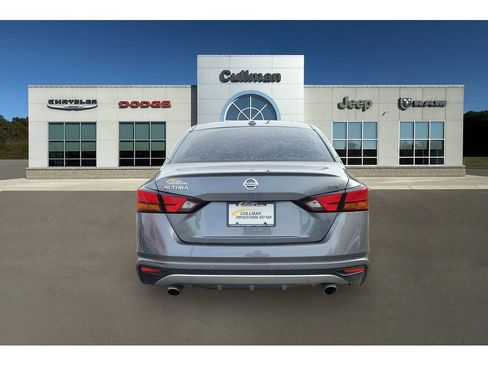 Used 2021 Nissan Altima 2.5 SR FWD image 4