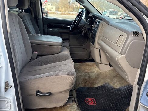 Used 2005 Dodge Ram 1500 Truck SLT image 11