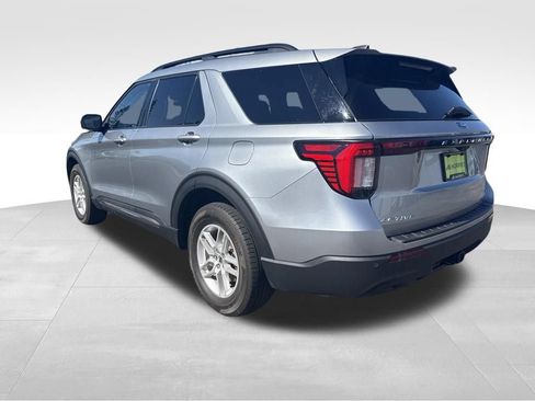 Used 2025 Ford Explorer Active AWD/4WD image 12