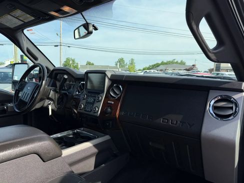 Used 2016 Ford F250 Lariat w/ Lariat Ultimate Package AWD/4WD image 15
