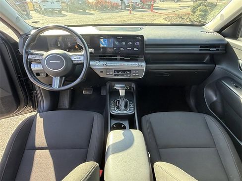 Used 2024 Hyundai Kona SEL image 3